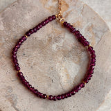 Scrouples - Armbånd, forgyldt sølv med Rhodolit - Modelnr: 39792A,M