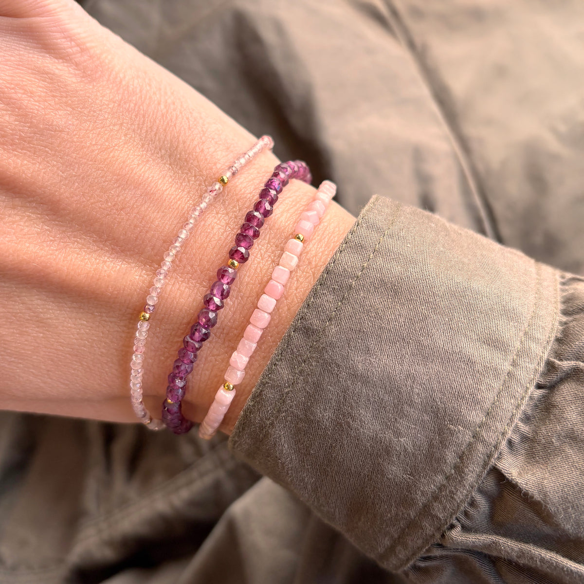 Scrouples - Armbånd, forgyldt sølv med lyserød opal - Modelnr: 39872A,M