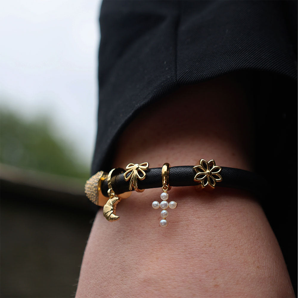 Christina Simple Flower charm i forgyldt sølv – model 630-G292 – billede 2