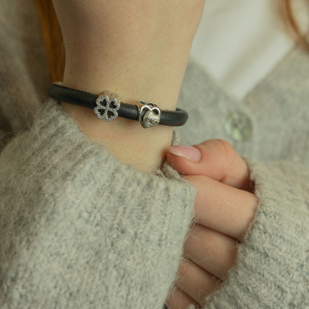 Christina Shimmery Clover charm i sølv – model 630-S274 – billede 2