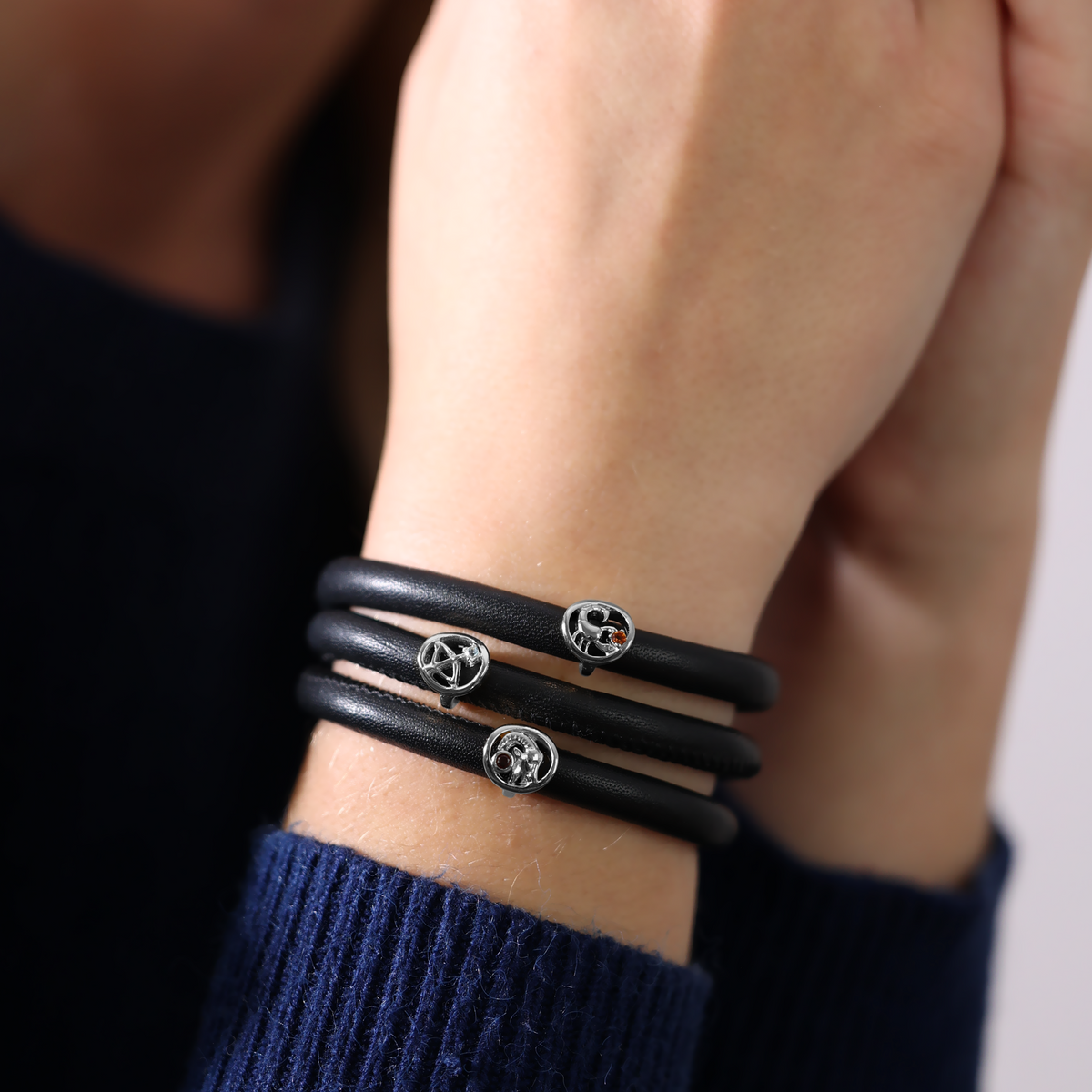 Christina Stjernetegn Stenbuk charm i sølv – model 630-S67-12 – billede 2