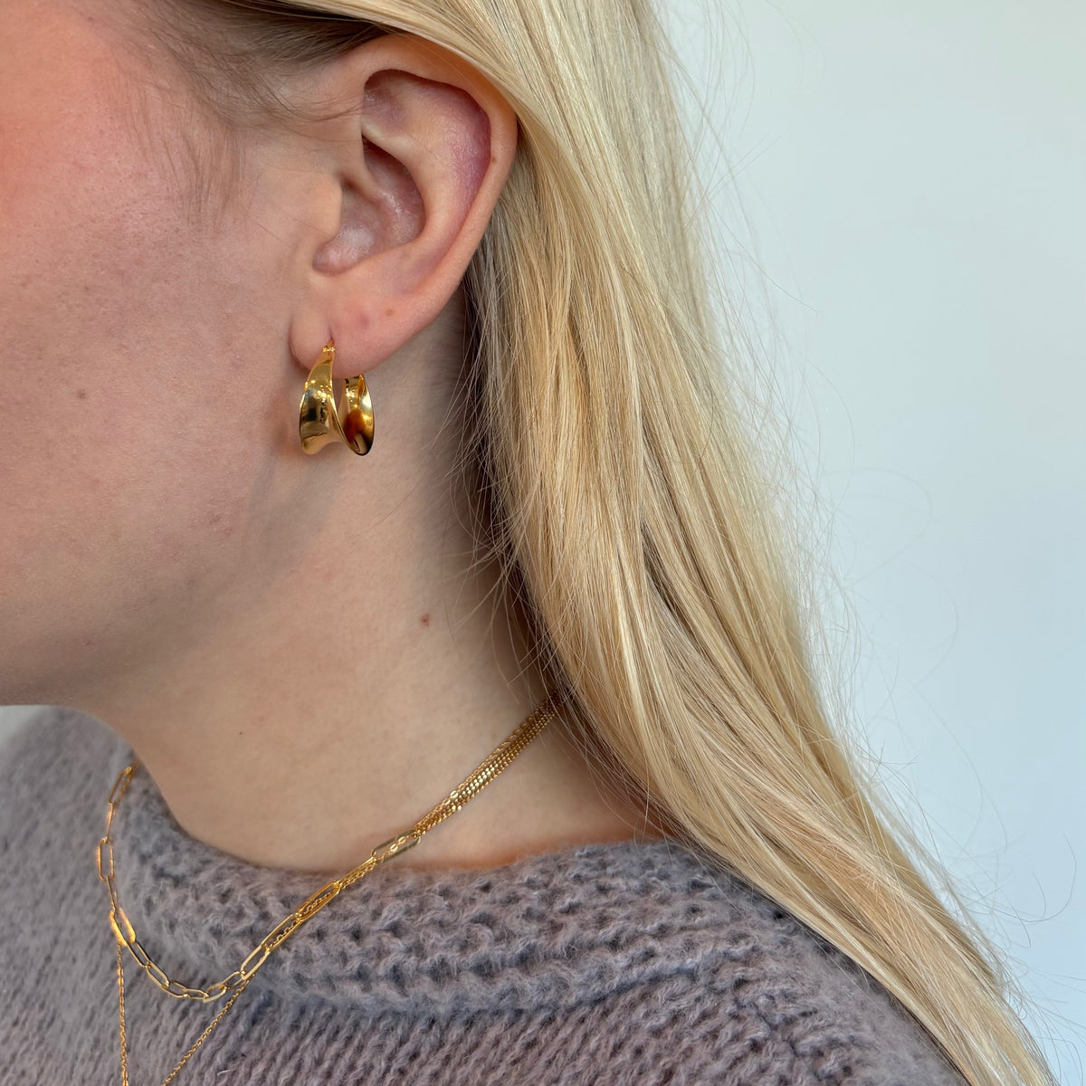 Christina Ellipse ørehængere i forgyldt sølv – model 670-G70 – billede 5