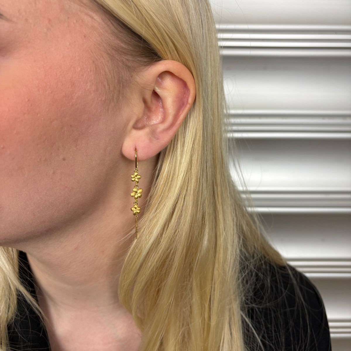 Christina Graceful Flowers ørehængere i forgyldt sølv – model 670-G80 – billede 4