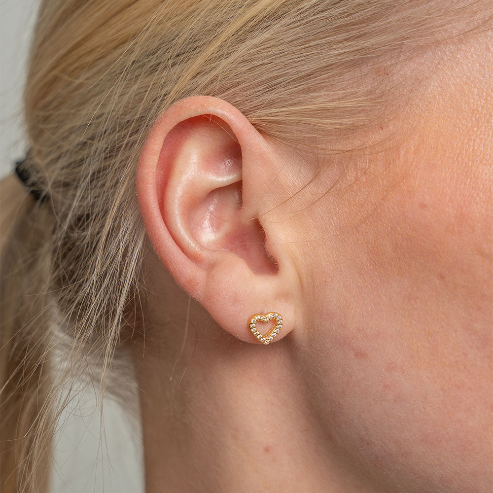 Christina Shimmery Heart ørestikker i forgyldt sølv – model 671-G128 – billede 2