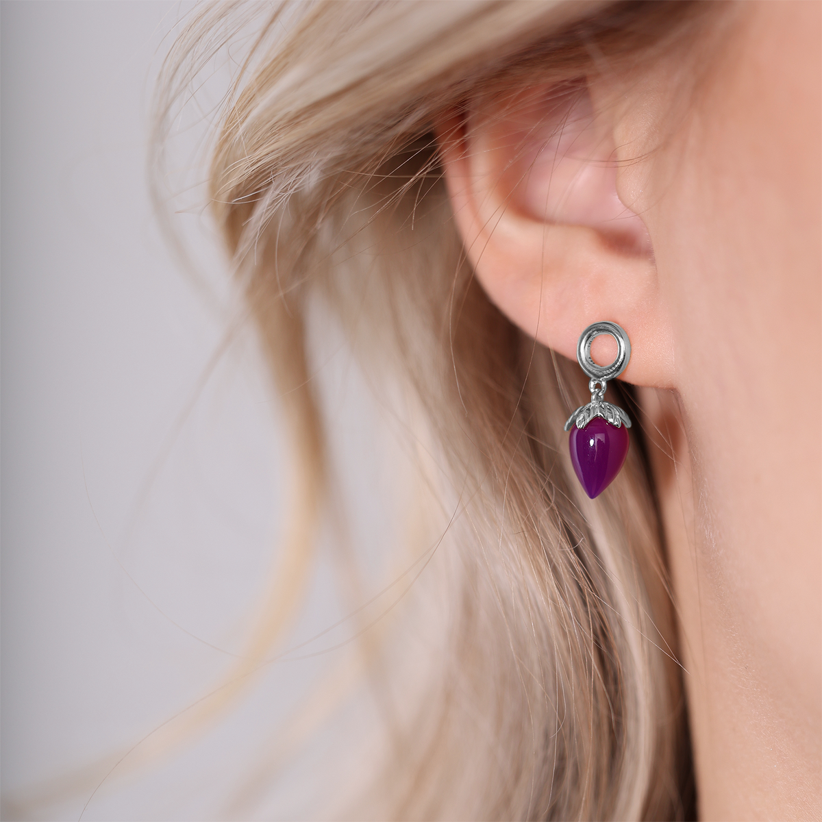 Christina Purple Chalcedony ørestikker i sølv – model 671-S104-PURPLE – billede 2