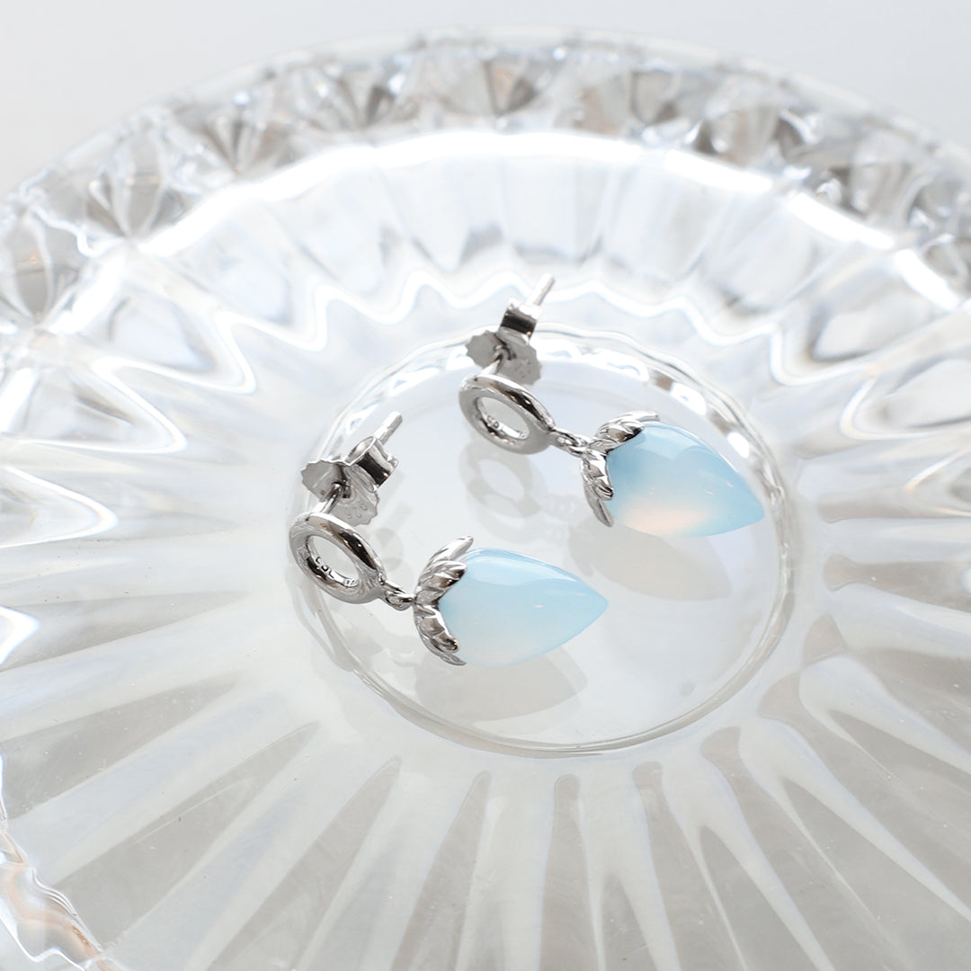 Christina Blue Chalcedony ørestikker i sølv – model 671-S104-BLUE – billede 4