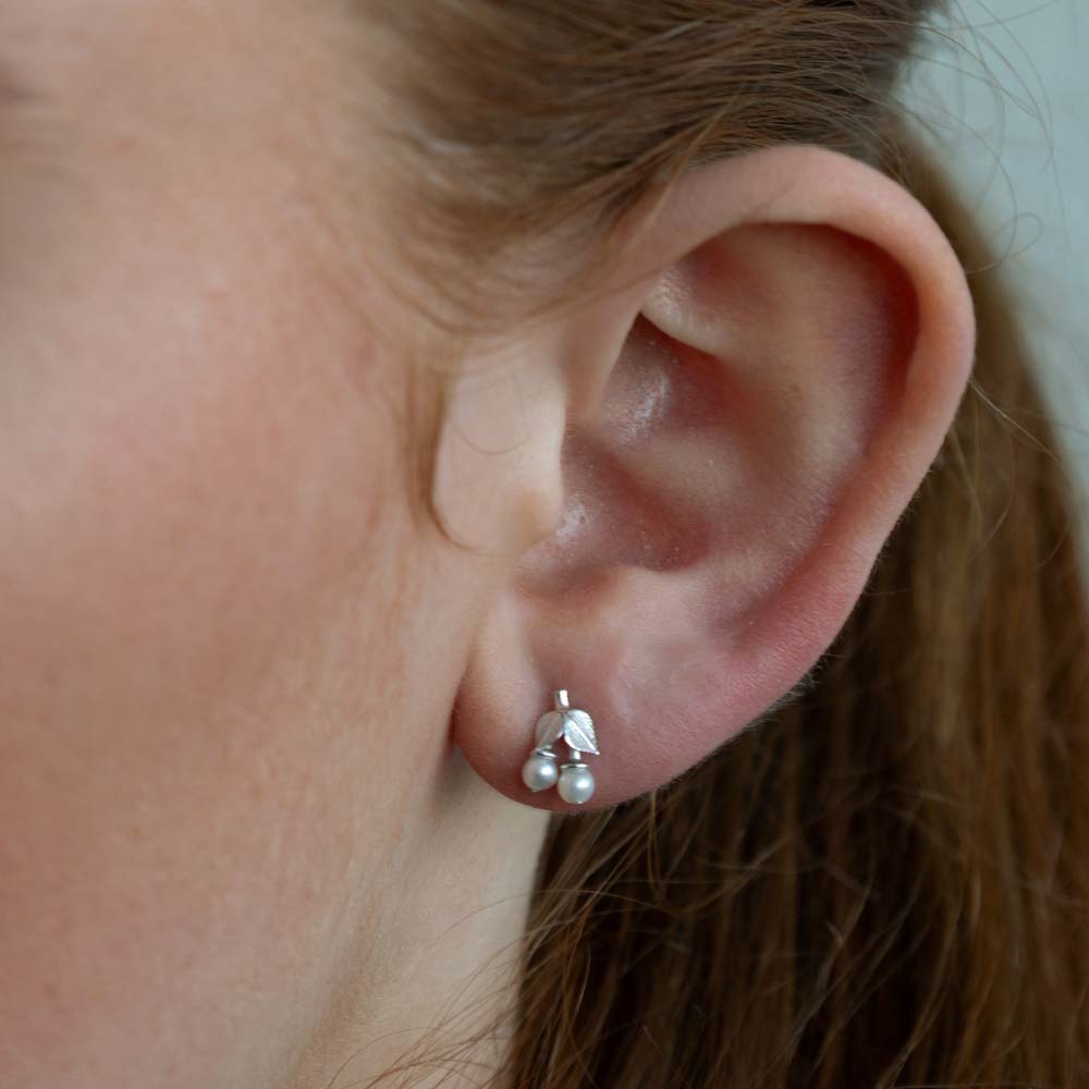Christina Pearl Cherries ørestikker i sølv – model 671-S143 – billede 2