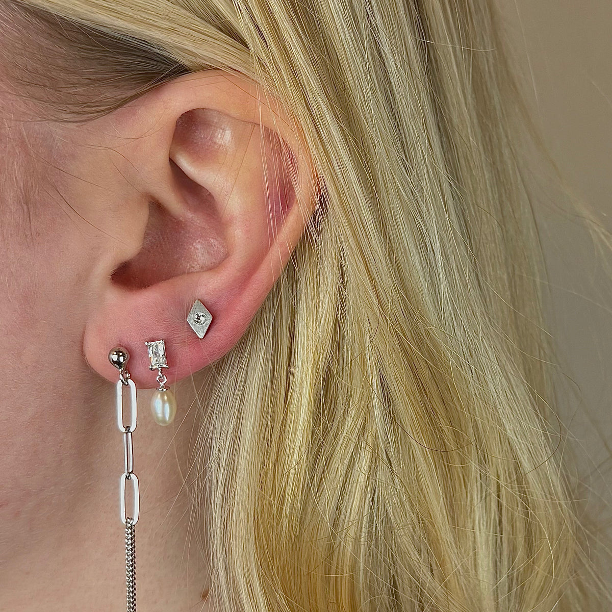 Christina Joined ørehængere i sølv – model 670-S55 – billede 3