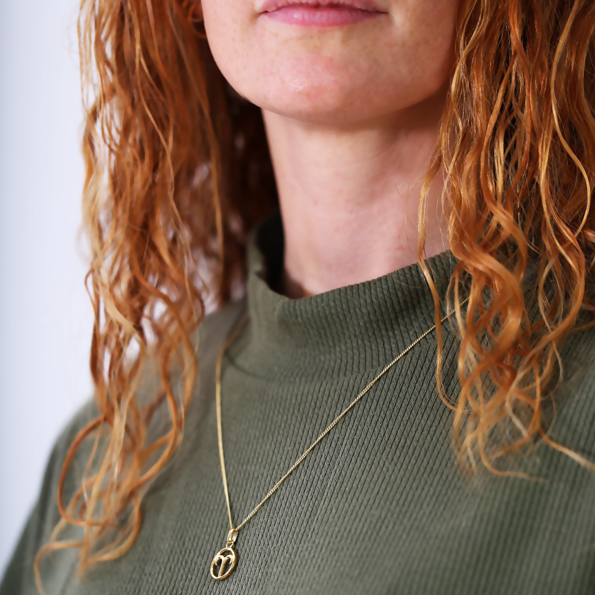 Christina Stjernetegn Vædder vedhæng i forgyldt sølv – model 680-G67-3 – billede 2