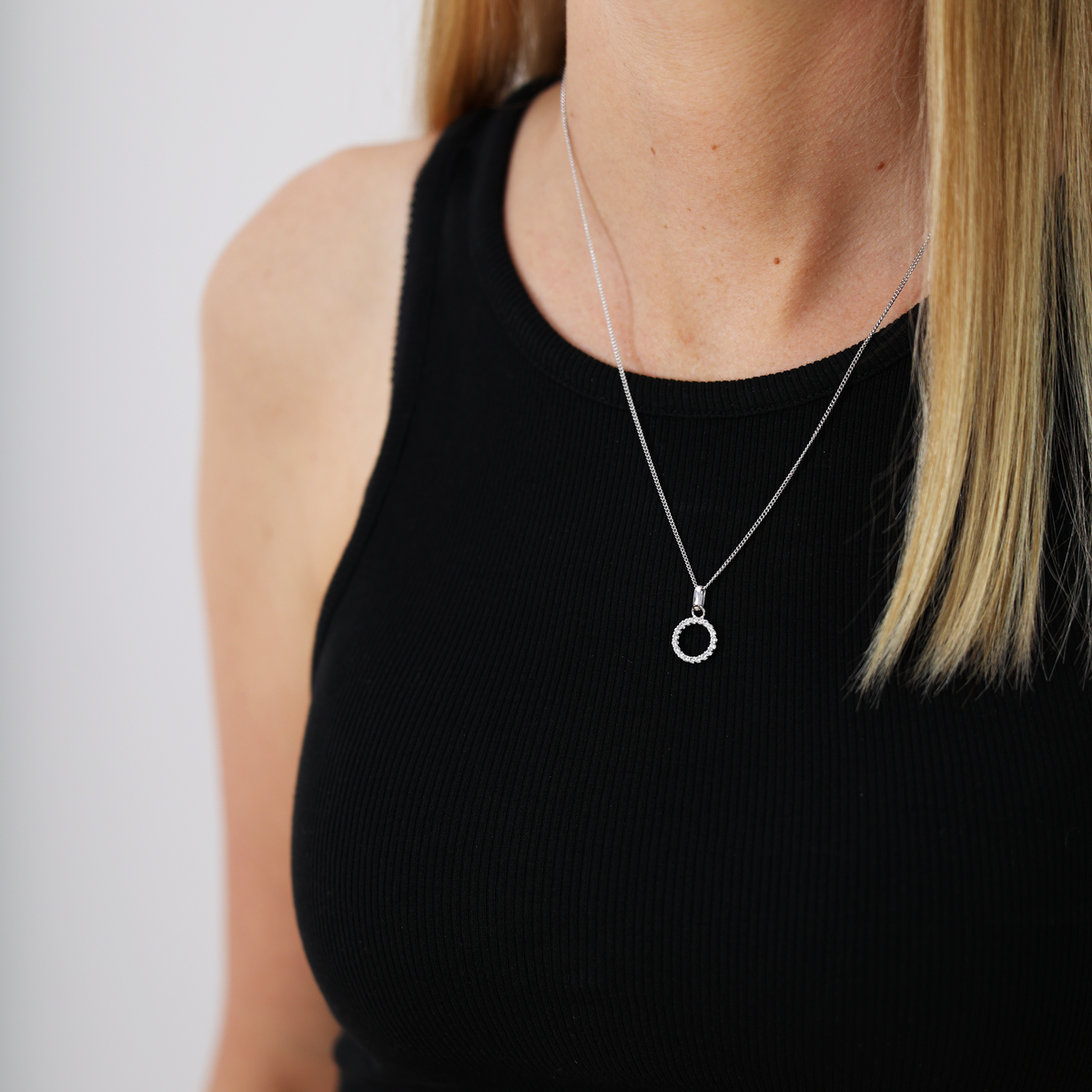 Christina Sparkly Circle vedhæng i sølv – model 680-S06 – billede 3