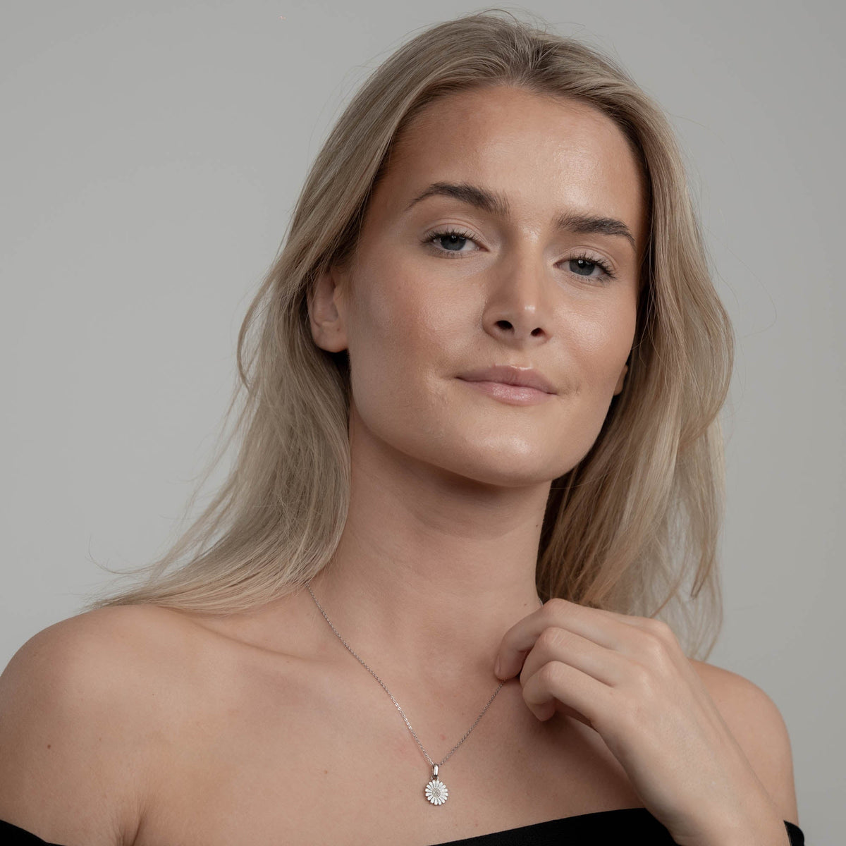 Christina Marguerit Ø 12mm vedhæng i sølv – billede 4
