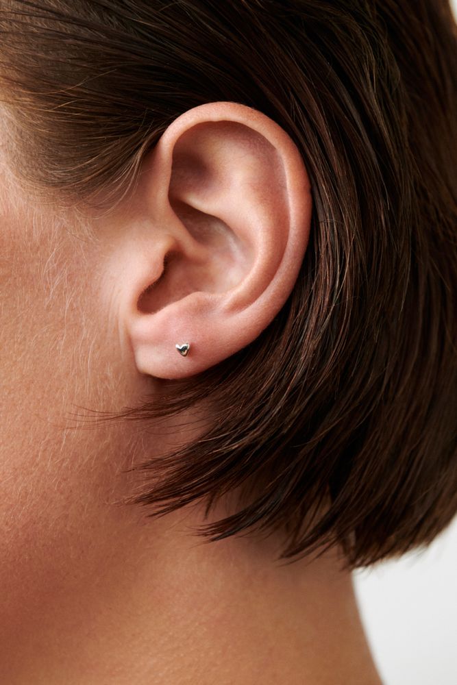 Pernille Corydon - Adore Helix Piercing, forgyldt sølv - Model: E-833-GP