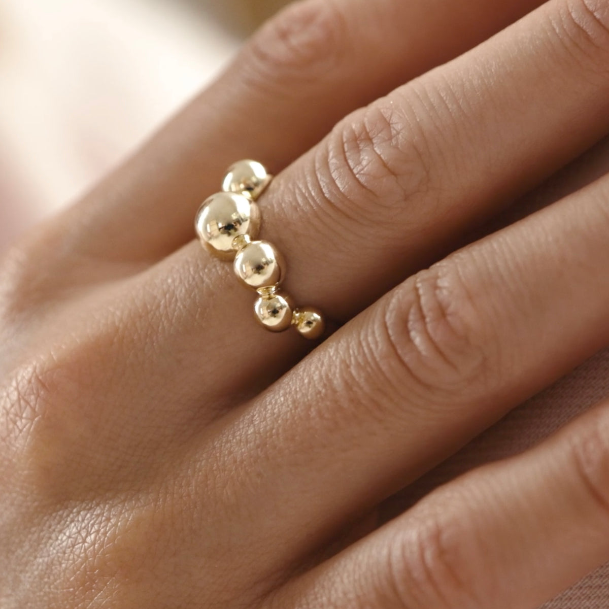 Scrouples - 8 kt. guldring med kugler - Model: 712993