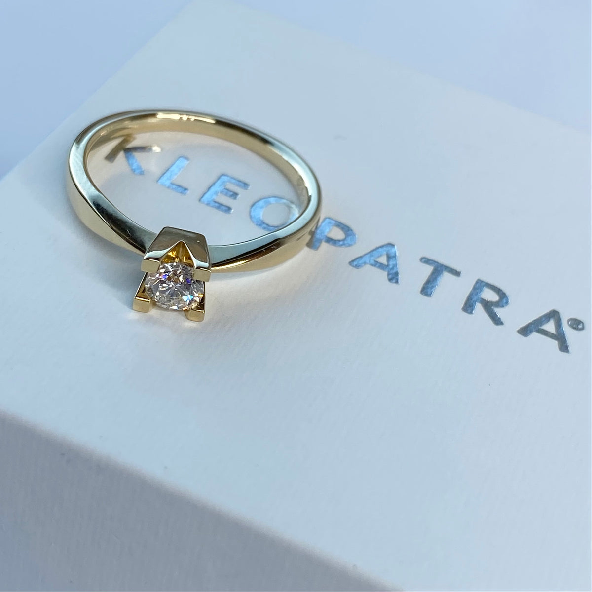 Scrouples - Kleopatra ring rødguld 0,25 W/SI 14 kt -  Modelnr.: 7135,25