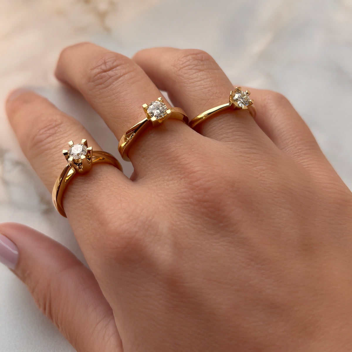 Scrouples - Kleopatra ring rødguld 0,40 W/SI 14 kt -  Modelnr.: 7135,40