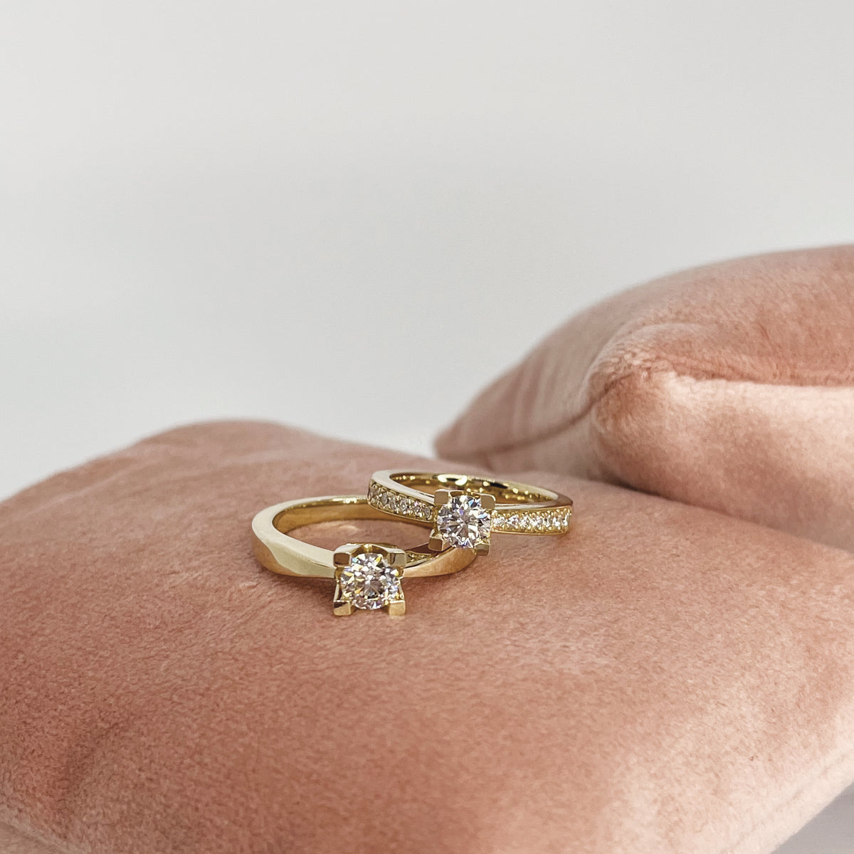 Scrouples - Kleopatra ring rødguld 0,50 W/SI 14 kt -  Modelnr.: 7135,50