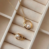 Scrouples - 8 kt guldring med syntetiske zirkoner - Model: 714673