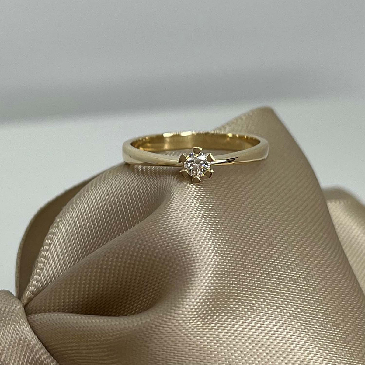 Scrouples - Vida ring rødguld 0,10 W/P1 8 kt - Model: 7813,10