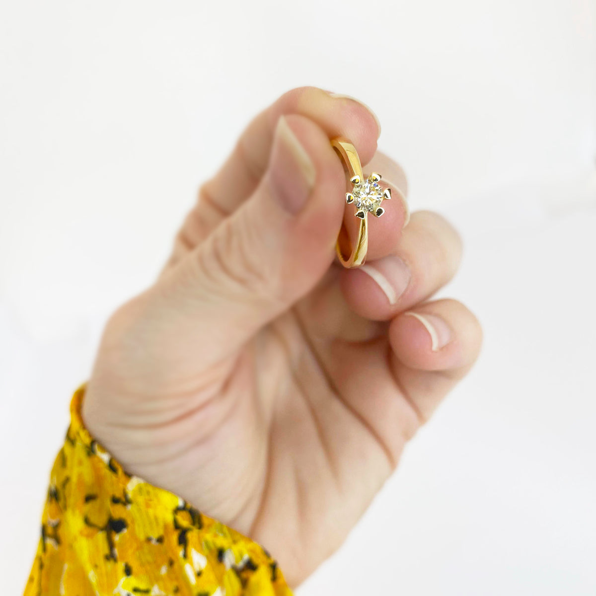 Scrouples - Vida ring rødguld 0,15 W/P1 8 kt - Model: 7813,15