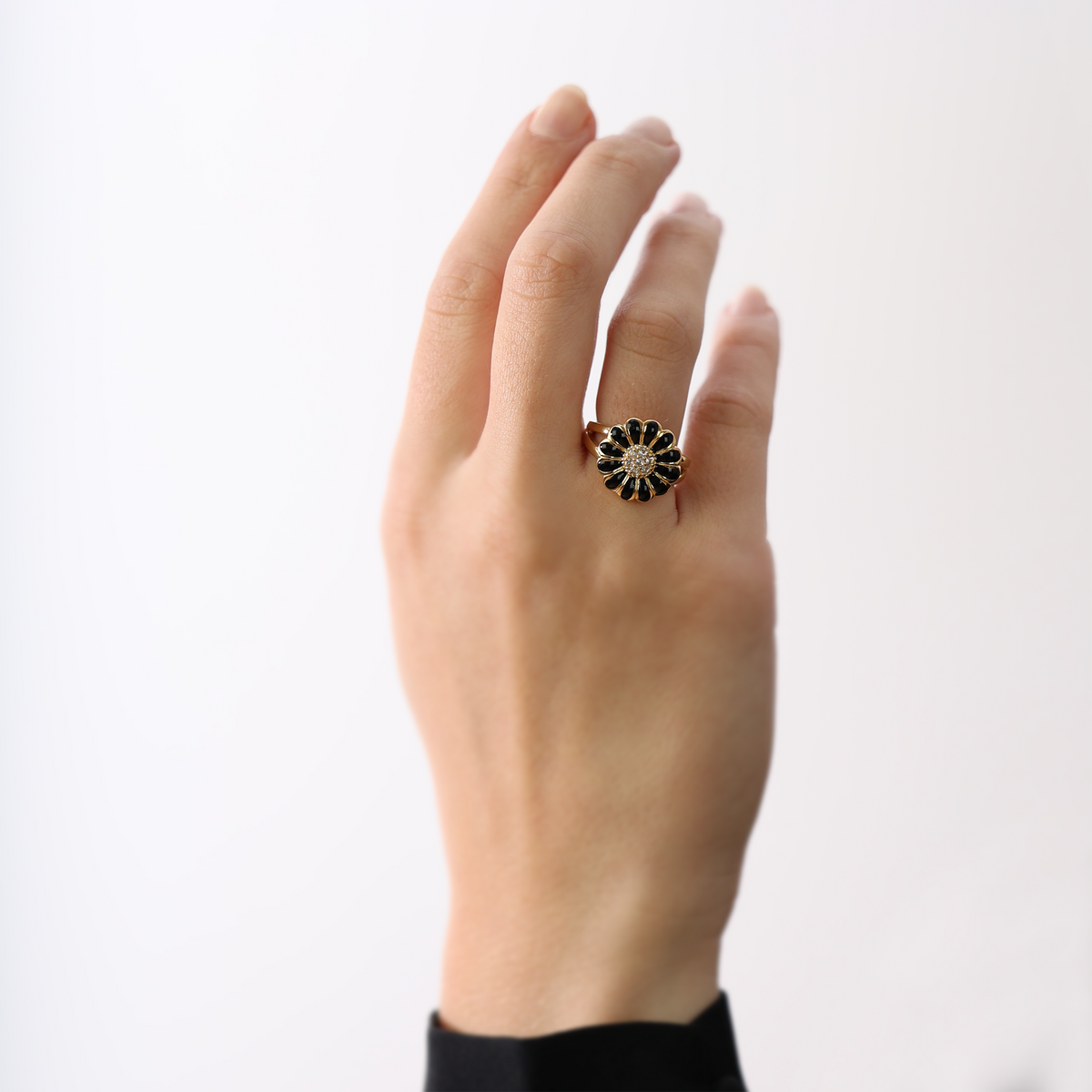 Christina Topaz Big Black Marguerit ring i forgyldt sølv – model 800-4.5.B – billede 4