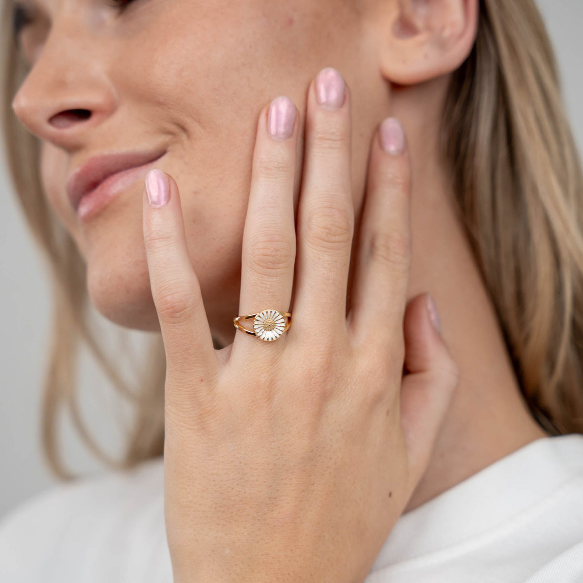 Christina Marguerit ring i forgyldt sølv – model 800-5.6.B – billede 4