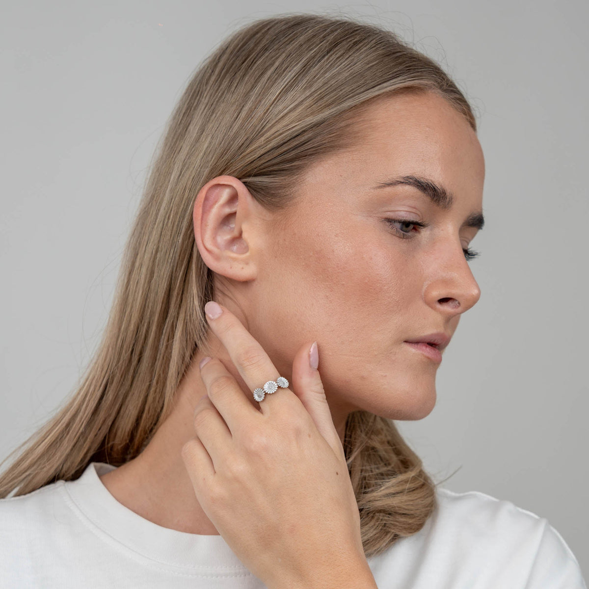 Christina Triple Marguerit ring i sølv – model 800-7.2.A – billede 4