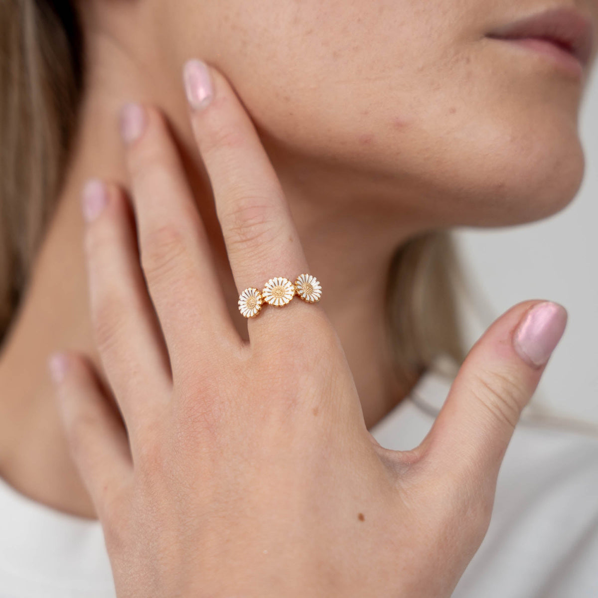 Christina Triple Marguerit ring i forgyldt sølv – model 800-7.2.B – billede 2