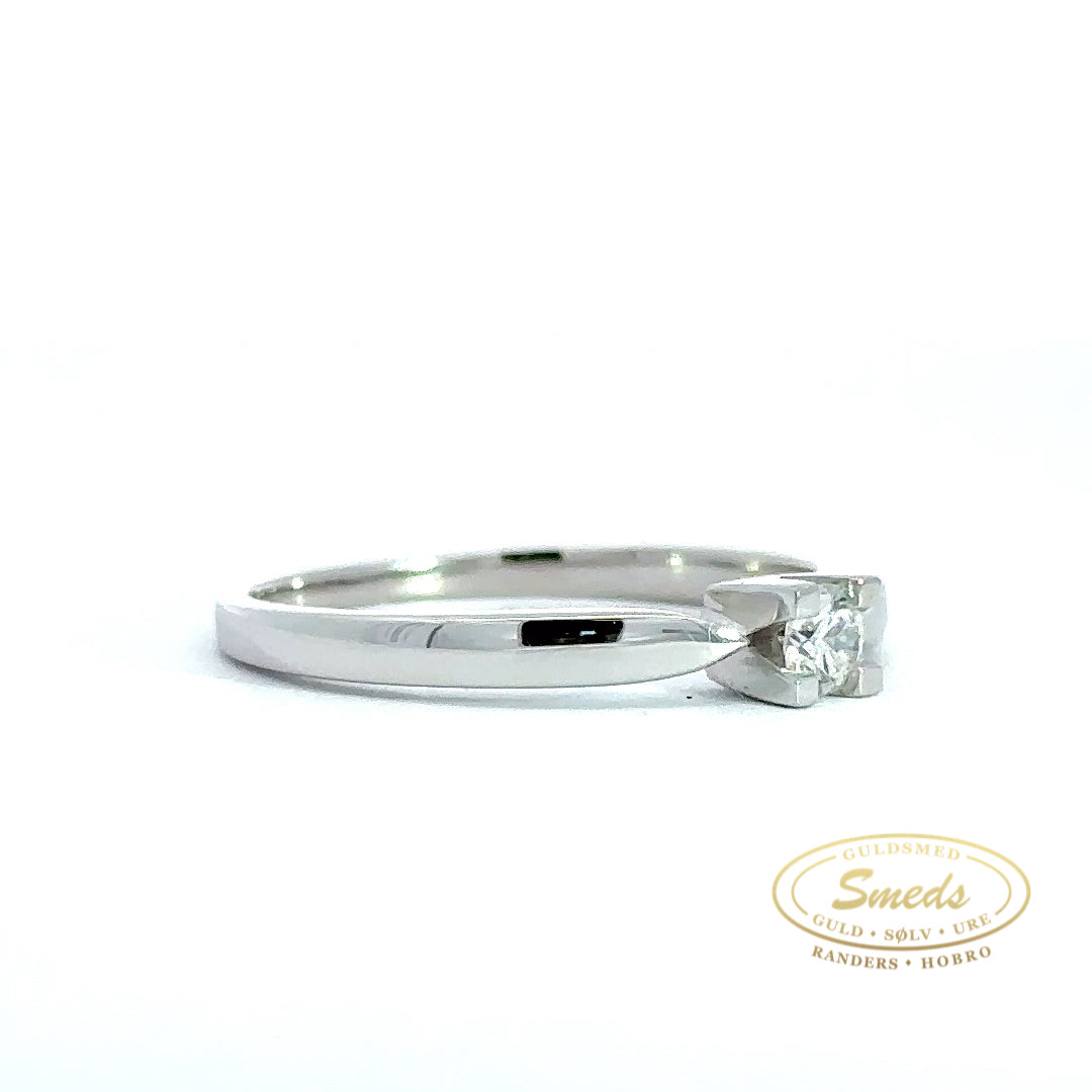 14kt. ring med diamant 0,15ct tw/si - Model: 40-22578