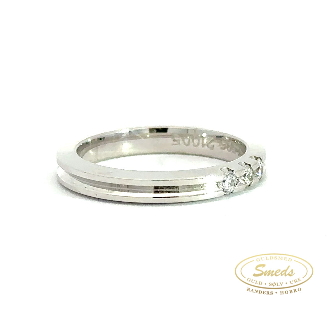 14 kt guldring m 3x0,05 ct wws