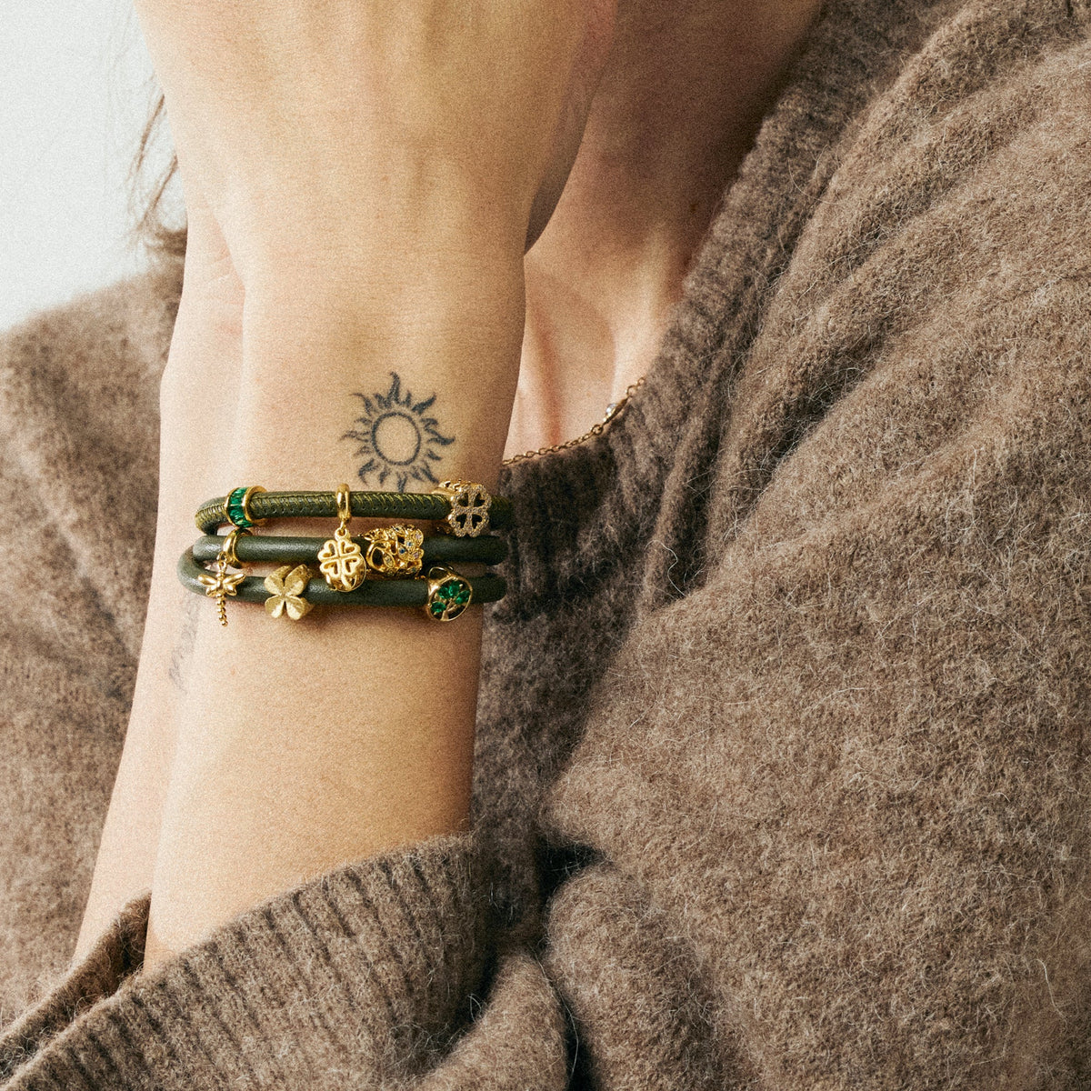 Christina Dragonfly charm i forgyldt sølv – model 610-G125 – billede 2