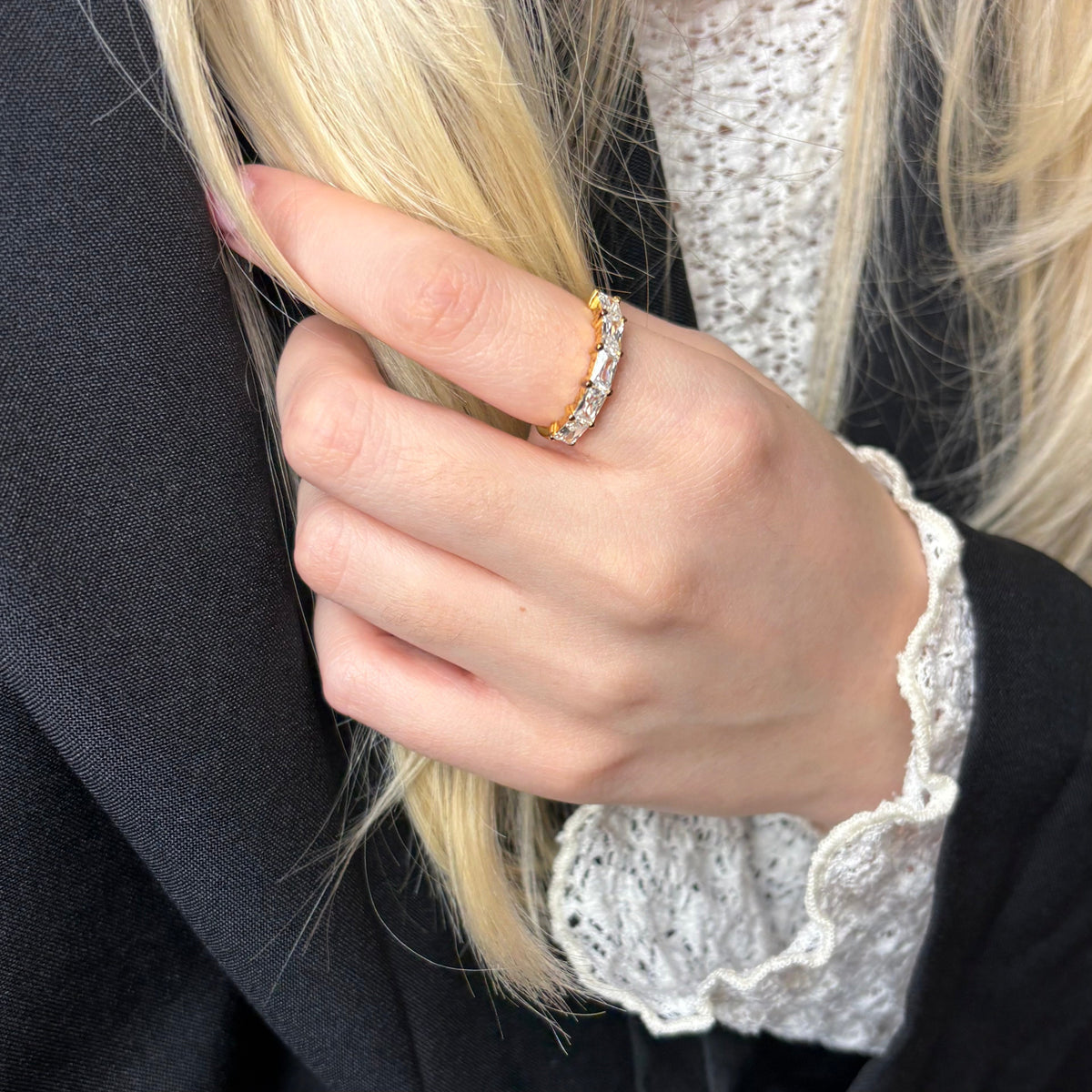 Christina White Baguette ring i forgyldt sølv – model 800-9.1.B – billede 3