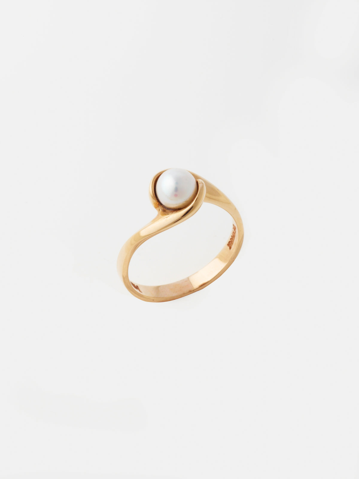 Lund Copenhagen Ring med kulturperle 5,5-6mm i 14 kt. guld – model 5077793-20
