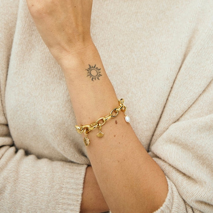 Christina Sparkling Pearl charm i forgyldt sølv – model 610-G144 – billede 2