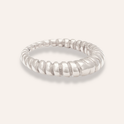 Sintridou - Ring med snoet overflade i stål - Model: ST710023