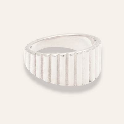 Sintridou - Ring med rillet overflade i stål - Model: ST710026