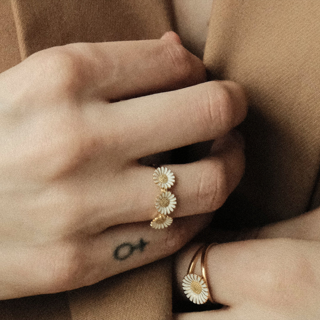 Christina Triple Marguerit ring i forgyldt sølv – model 800-7.2.B – billede 5
