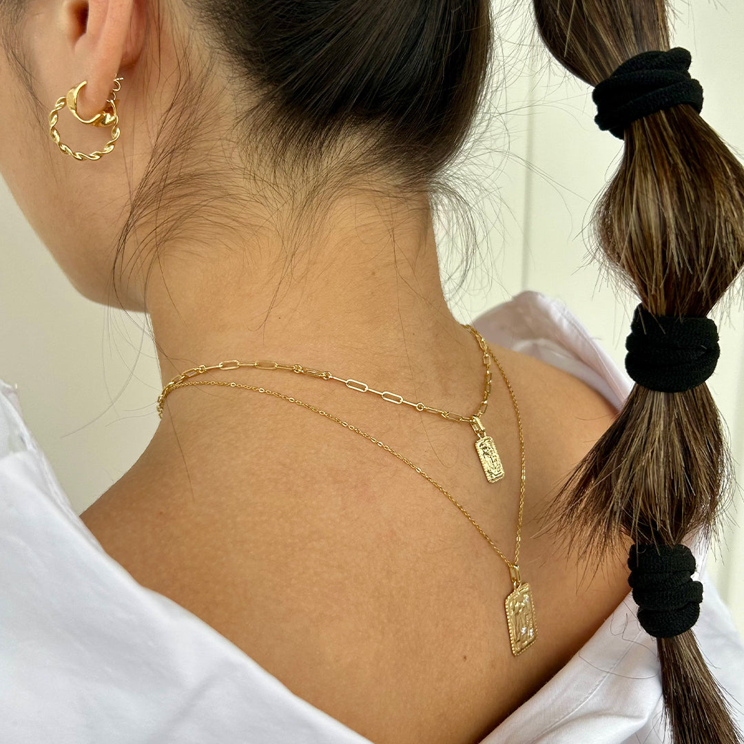 Christina Curved Leaf ørehængere i forgyldt sølv – model 670-G47 – billede 3