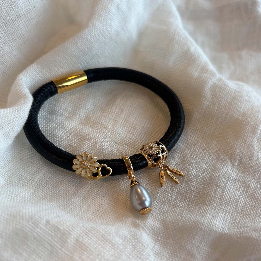 Christina Marguerit Heart charm i forgyldt sølv – model 630-G184 – billede 2
