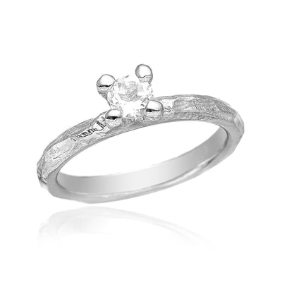 Køb Blicher Fuglsang - Samle ring, rustik sølv med hvis topaz - Model: 1506 30R hos Guldsmed Smeds