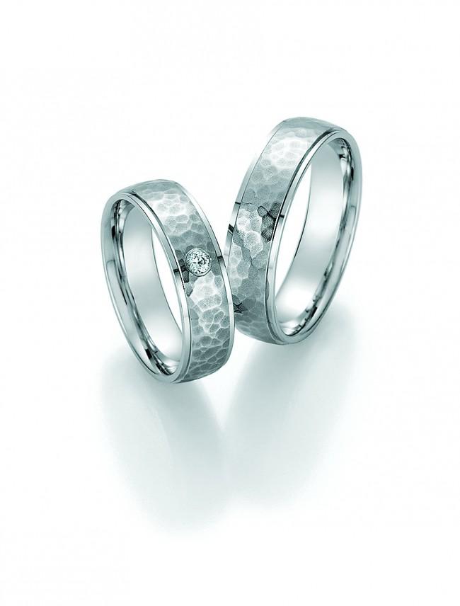 Køb BN - Vielses- og forlovelsesringe i hvidguld med en diamant - Modelnr.: 33110-055/33120-055 hos Guldsmed Smeds