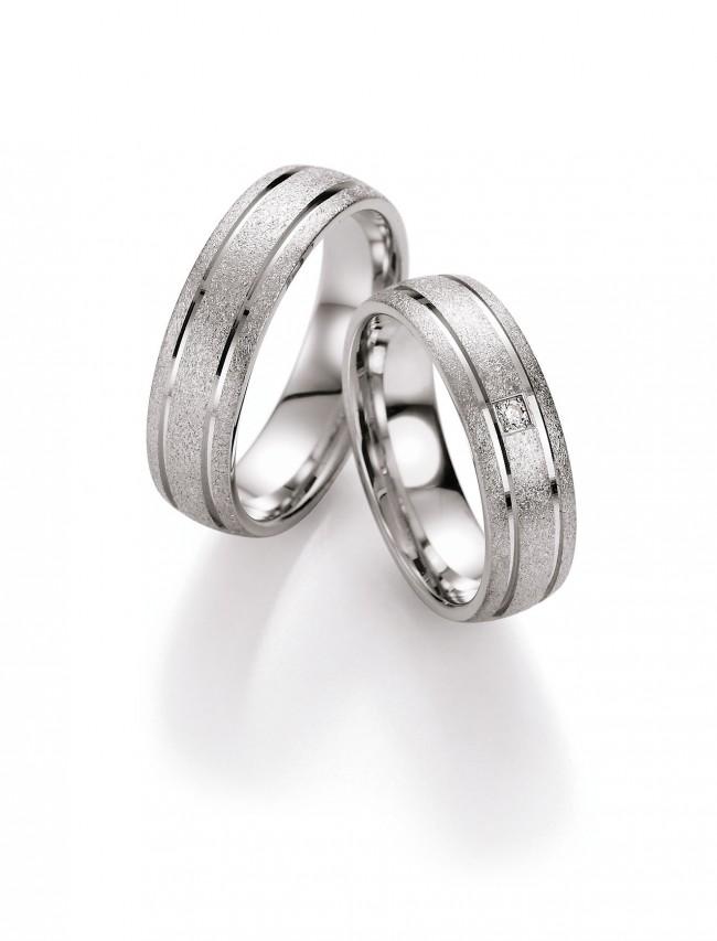 Køb BN - Vielses- og forlovelsesringe i sølv med en diamant - Modelnr.: 10100-050/10090-050 hos Guldsmed Smeds