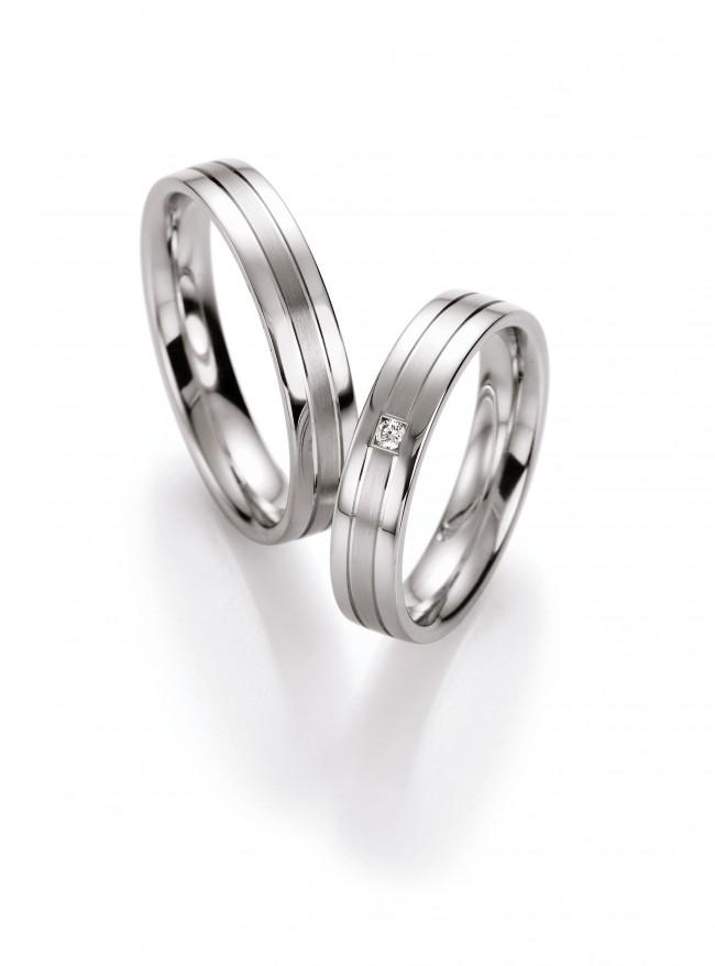 Køb BN - Vielses- og forlovelsesringe i sølv med en diamant - Modelnr.: 10140-045/10130-045 hos Guldsmed Smeds