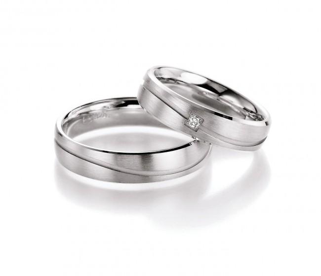 Køb BN - Vielses- og forlovelsesringe i sølv med en diamant - Modelnr.: 10160-050/10150-050 hos Guldsmed Smeds