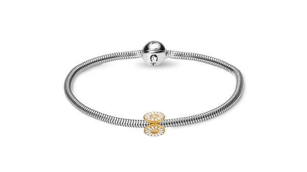 Køb Christina jewelry & watches - Kampagne sølv armbånd med forgyldt marguerit charm - Modelnr.: 615-SB-2020 hos Guldsmed Smeds