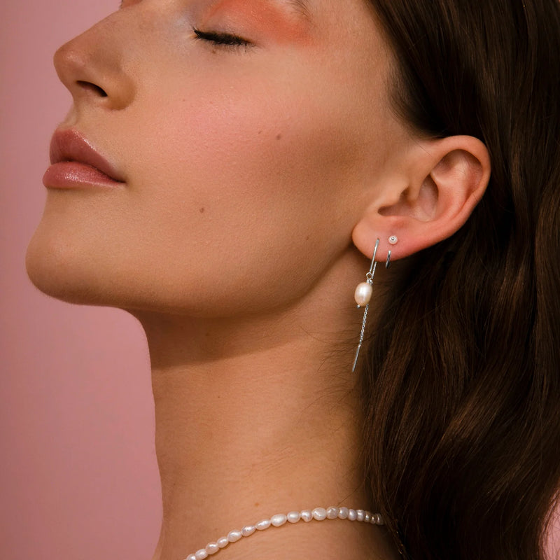 Izabel Camille - CARLEY ørebøjle med kæde i sølv - Model: a1784sws